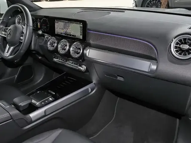 Mercedes-Benz EQB 250