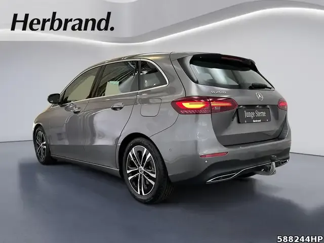 Mercedes-Benz B 200