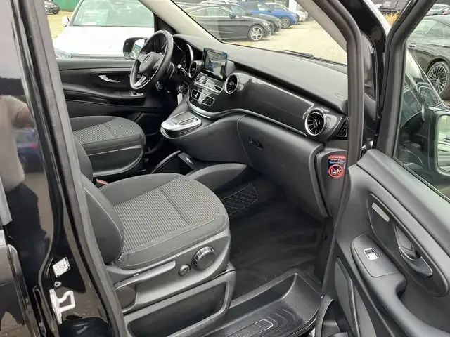 Mercedes-Benz V 250