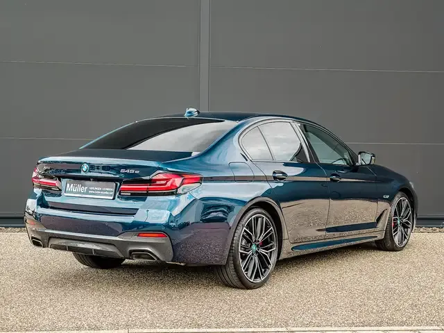 BMW 545