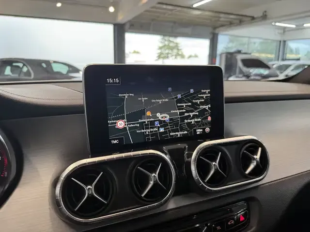Mercedes-Benz X 350
