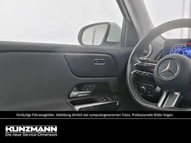Mercedes-Benz EQB 300