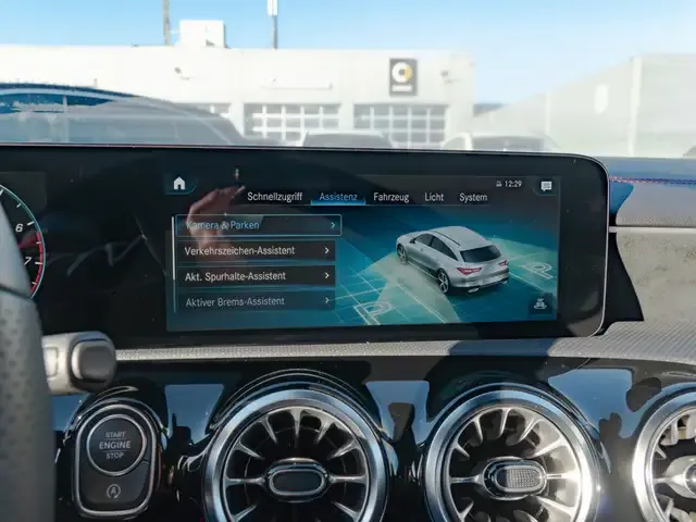 Mercedes-Benz CLA 200