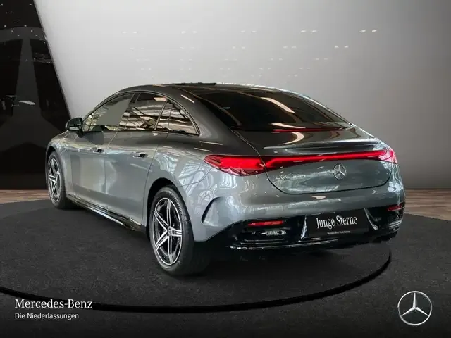 Mercedes-Benz EQE 300