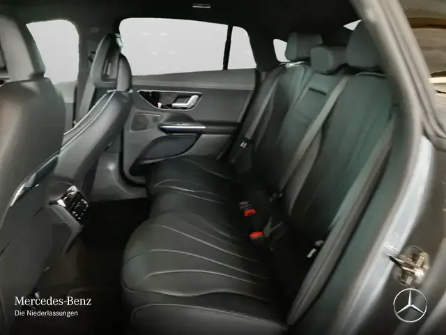 Mercedes-Benz EQE 300