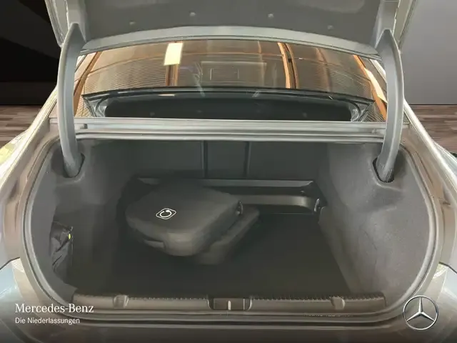 Mercedes-Benz EQE 300