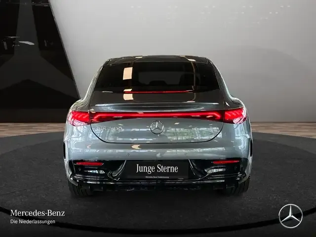 Mercedes-Benz EQE 300
