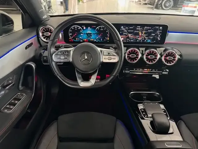 Mercedes-Benz A 200