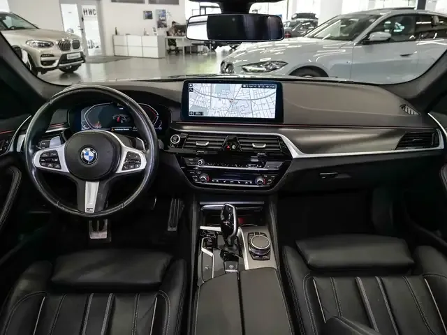 BMW 530