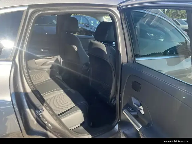 Mercedes-Benz GLA 180