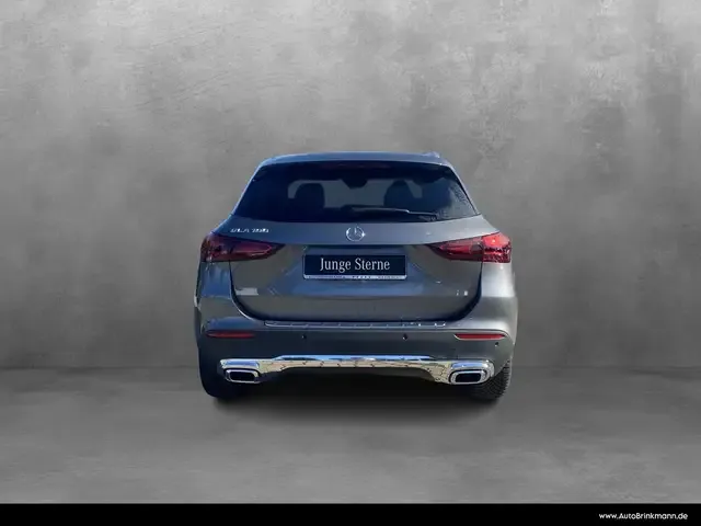 Mercedes-Benz GLA 180