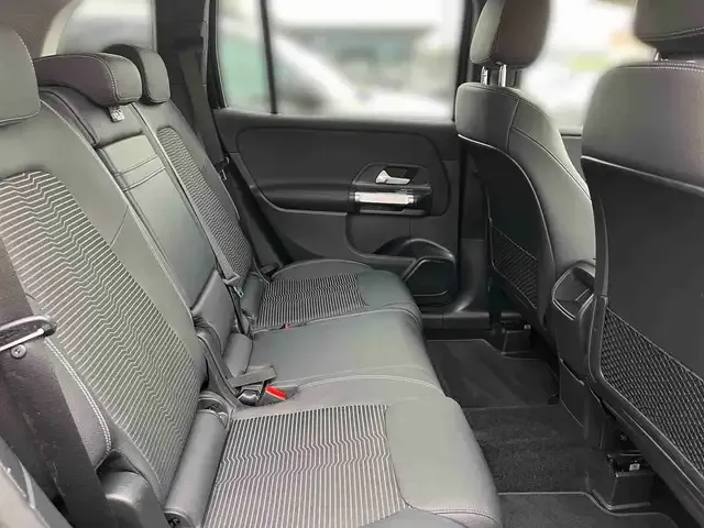 Mercedes-Benz GLB 220