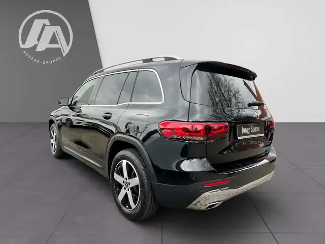 Mercedes-Benz GLB 220