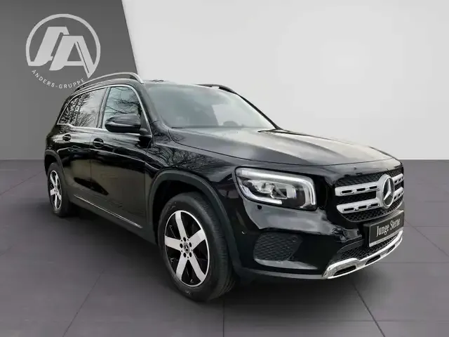 Mercedes-Benz GLB 220