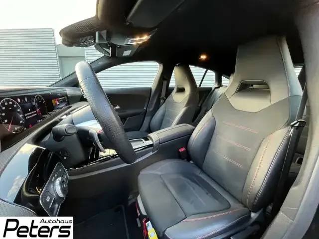 Mercedes-Benz CLA 180