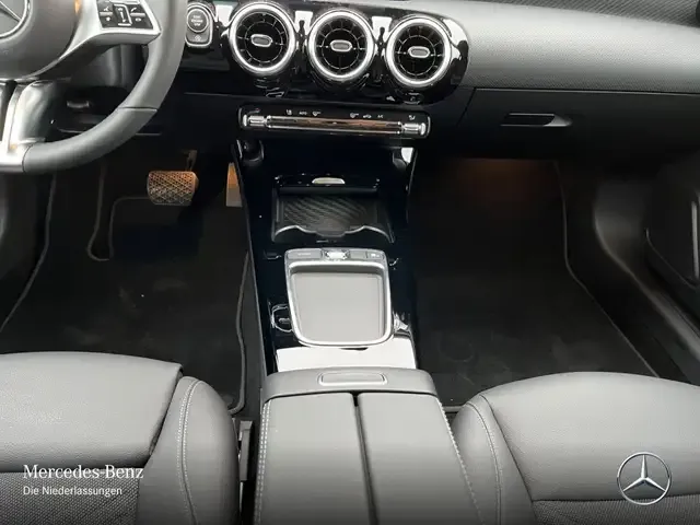 Mercedes-Benz A 220
