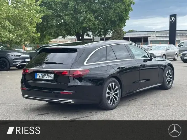 Mercedes-Benz E 200