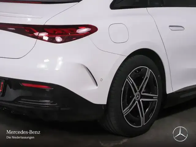 Mercedes-Benz EQE 300