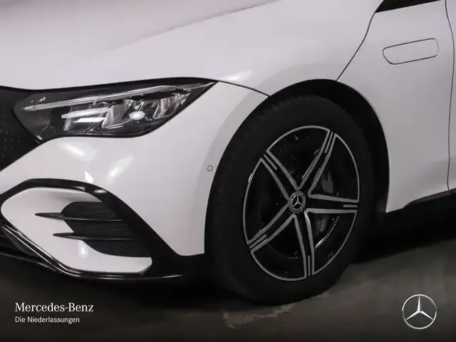 Mercedes-Benz EQE 300