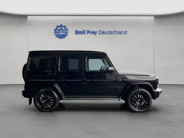 Mercedes-Benz G 500