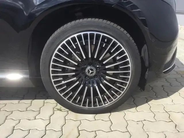 Mercedes-Benz EQC 400