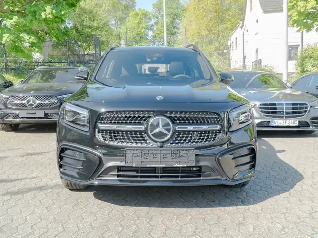 Mercedes-Benz GLB 220