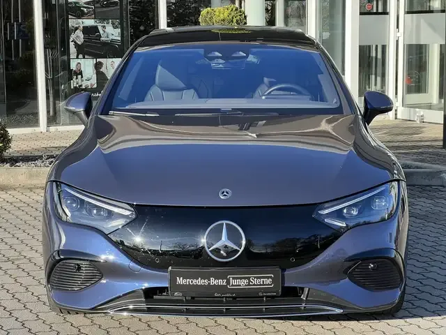 Mercedes-Benz EQE 300