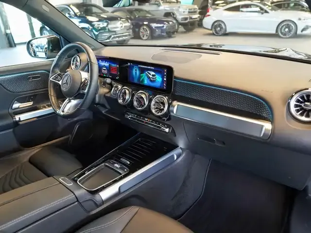 Mercedes-Benz EQB 300