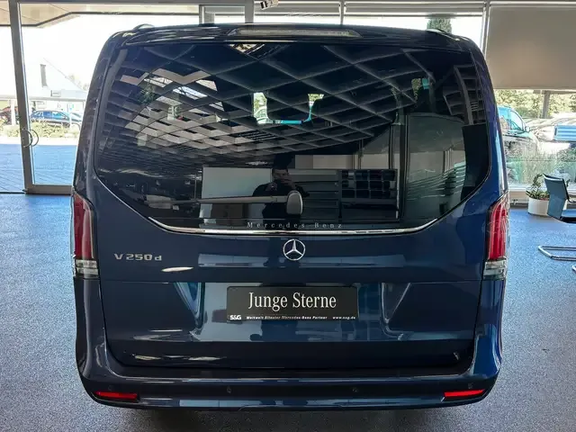 Mercedes-Benz V 250