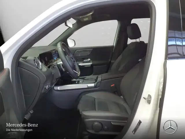 Mercedes-Benz GLB 220