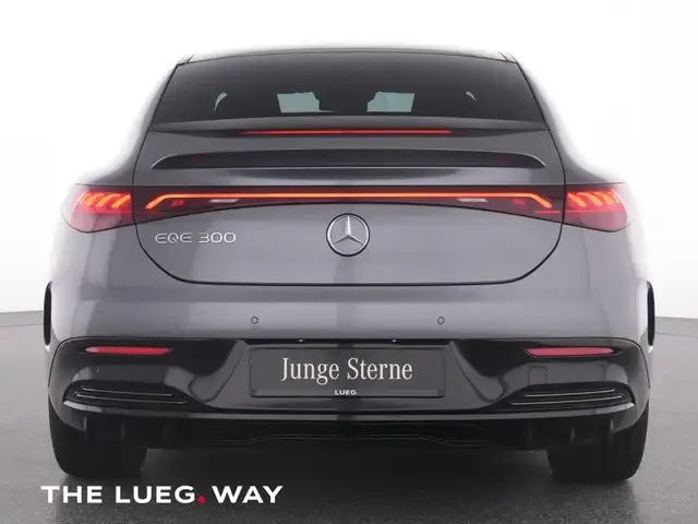 Mercedes-Benz EQE 300