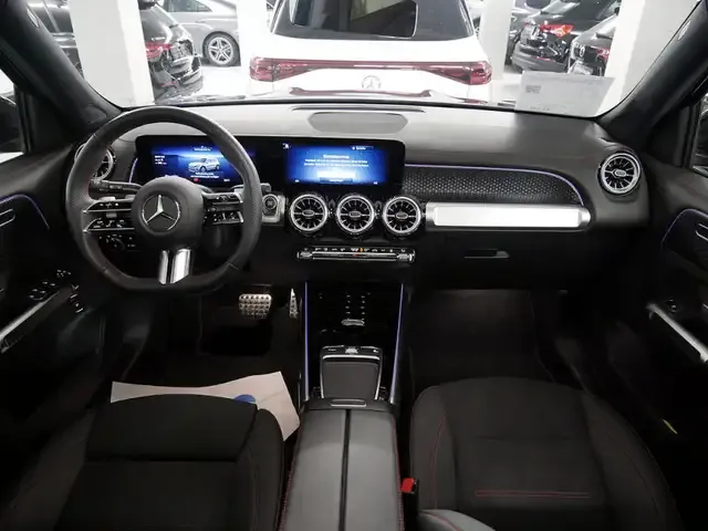 Mercedes-Benz EQB 300