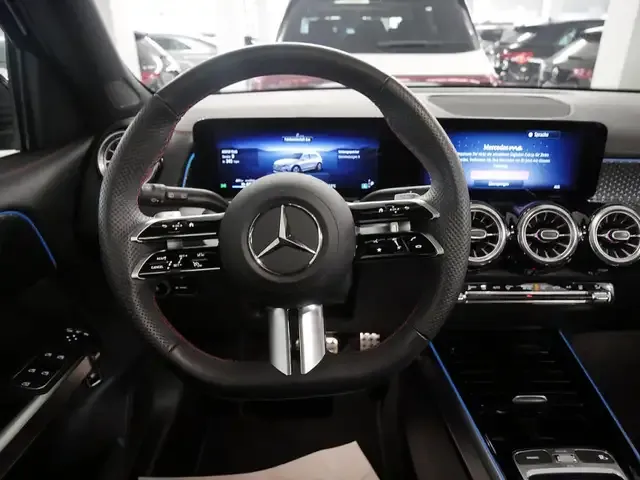 Mercedes-Benz EQB 300