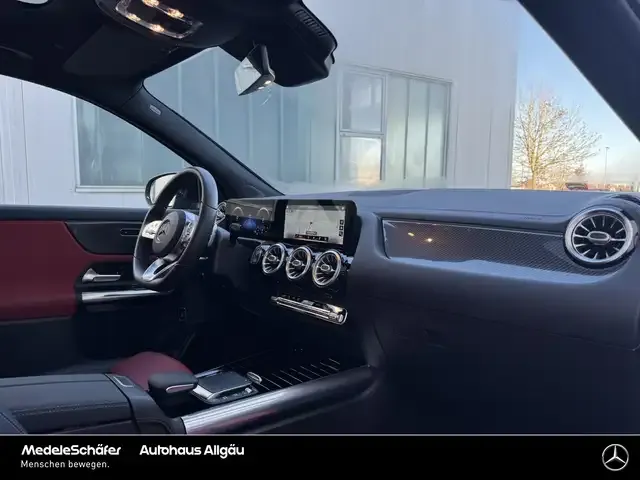 Mercedes-Benz GLA 220