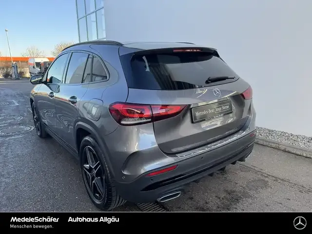 Mercedes-Benz GLA 220