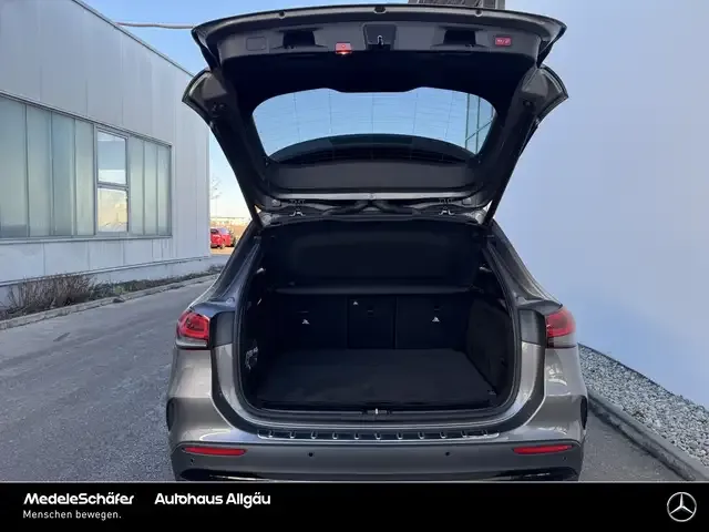 Mercedes-Benz GLA 220