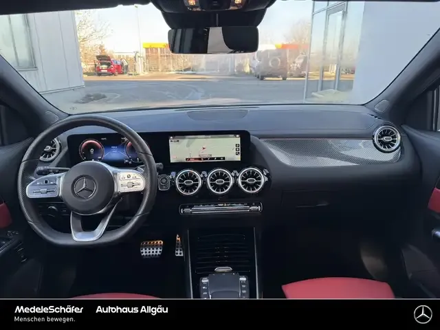 Mercedes-Benz GLA 220