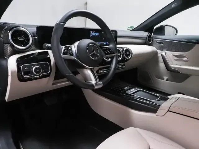 Mercedes-Benz CLA 180