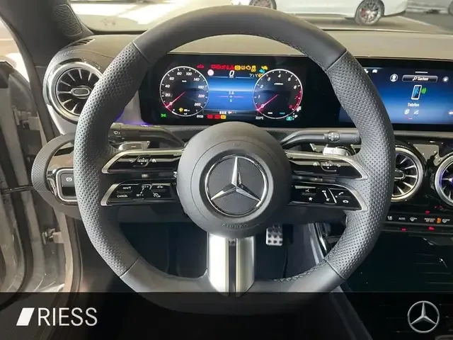 Mercedes-Benz CLA 220