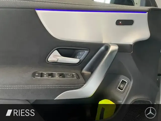 Mercedes-Benz CLA 220