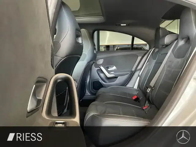 Mercedes-Benz CLA 220