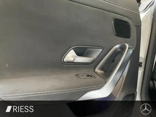 Mercedes-Benz CLA 220