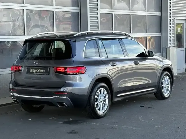 Mercedes-Benz GLB 200