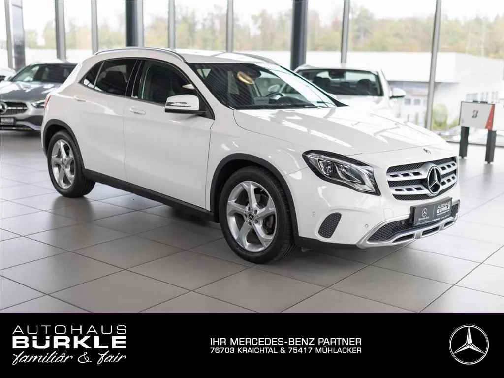 Mercedes-Benz GLA 200