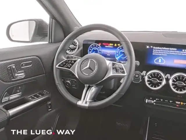 Mercedes-Benz EQA 300
