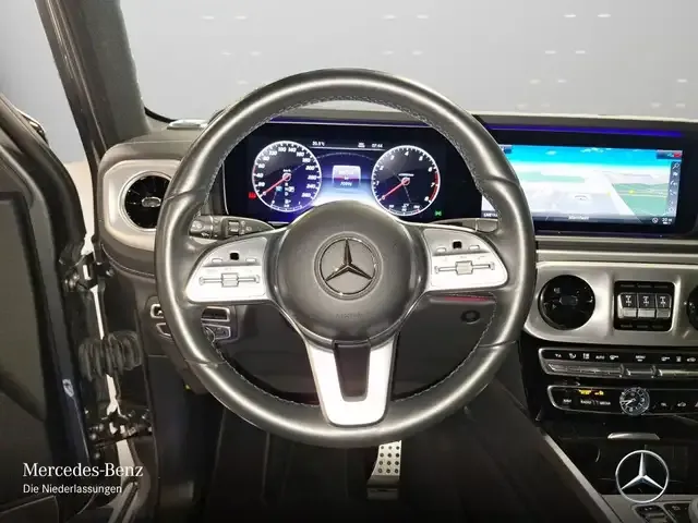 Mercedes-Benz G 500