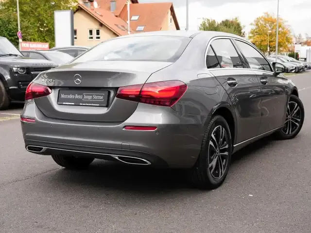 Mercedes-Benz A 250