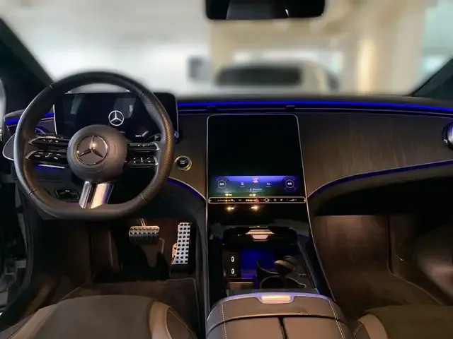 Mercedes-Benz EQE 300