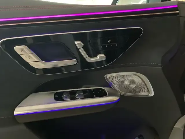 Mercedes-Benz EQE 300