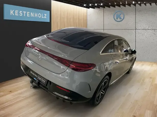 Mercedes-Benz EQE 300
